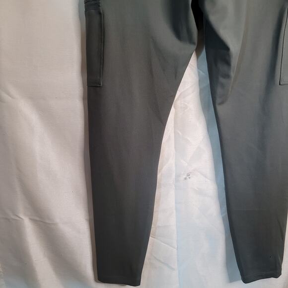 Versatile Avia Green Cargo Pants for Women size medium - Picture 8 of 9